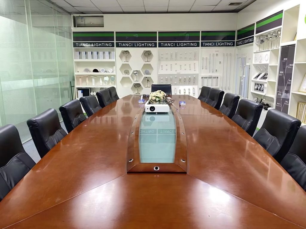 WITMIRROR LED mirror sample wall